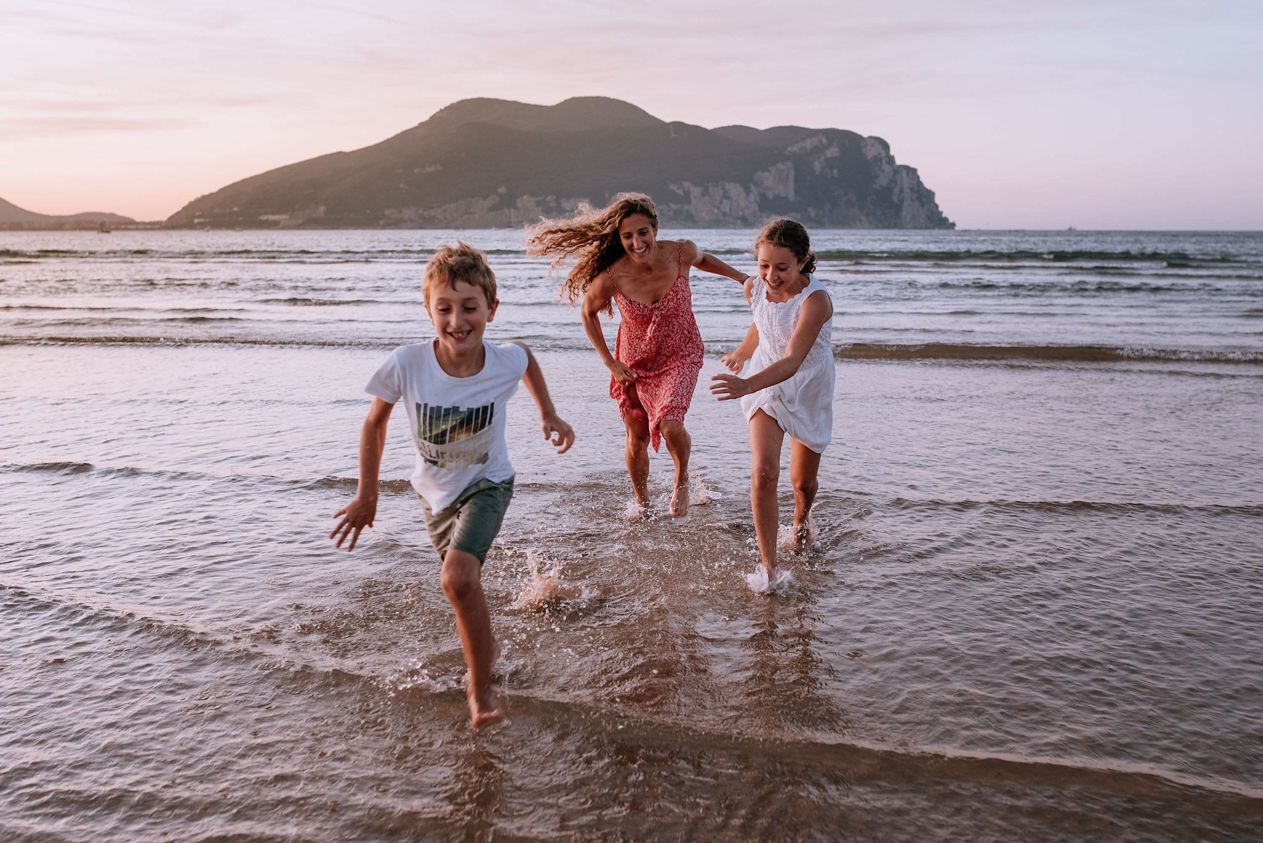 sesion con niños en la playa Laredo Cantabria